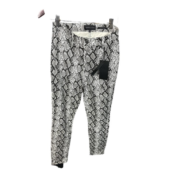 Kendall & Kylie The Skyscraper Reptile Print Faux Leather Pants NWT Size 29 - Picture 1 of 4